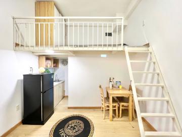 Cho thuê căn hộ có gác quận 10 - Cách Mạng Tháng 8